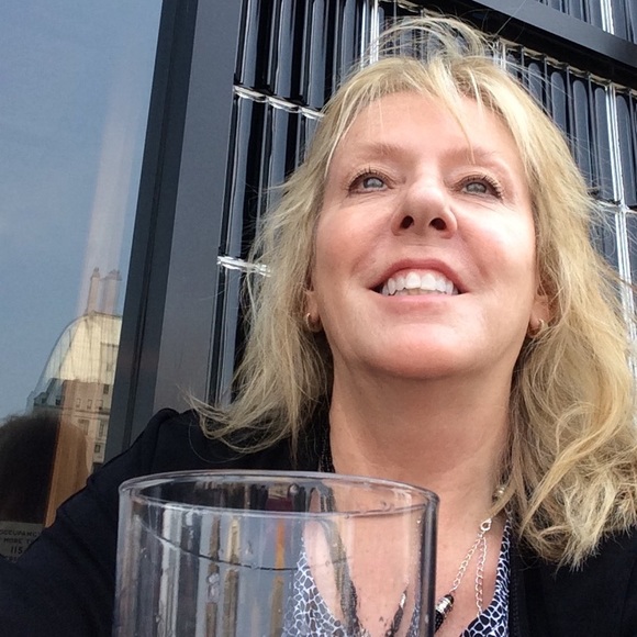 Meet your Posher, Cathy - Picture 2 of 2